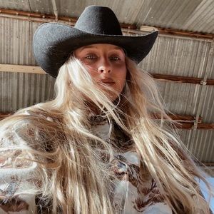 Meet your Posher, Kim